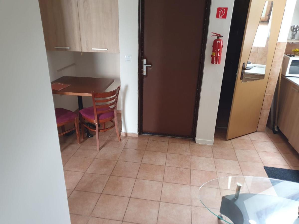 Apartman V Centre Mesta Мартин Екстериор снимка